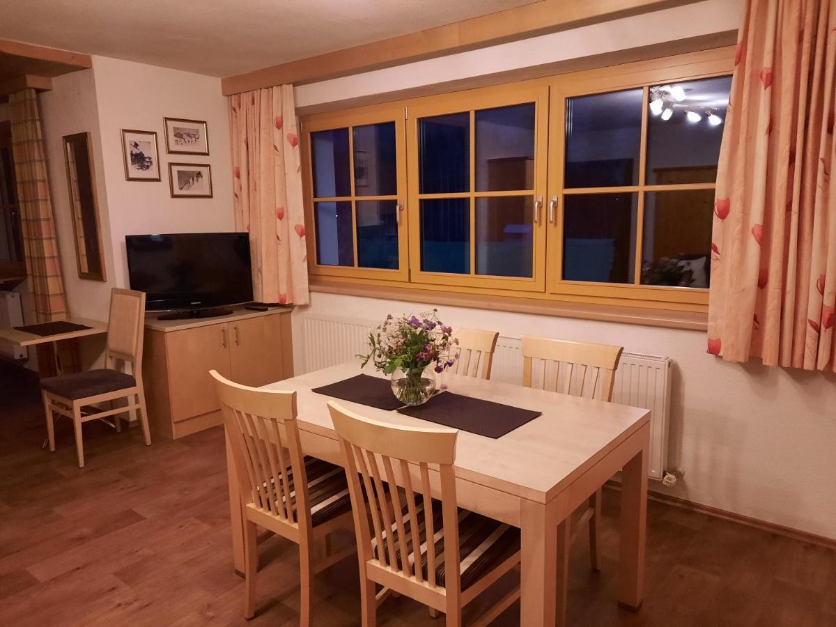 Haus Untergand Apartamento Sankt Anton am Arlberg Exterior foto